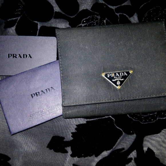 AUTHENTIC PRADA SMALL BLACK WALLET - Picture 5 of 7